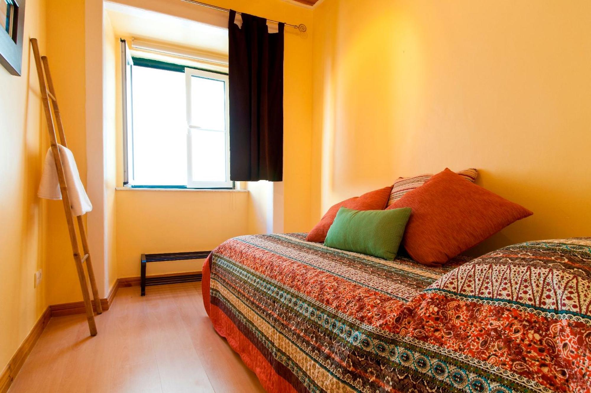 Appartamento In Vibrant Bairro Alto *